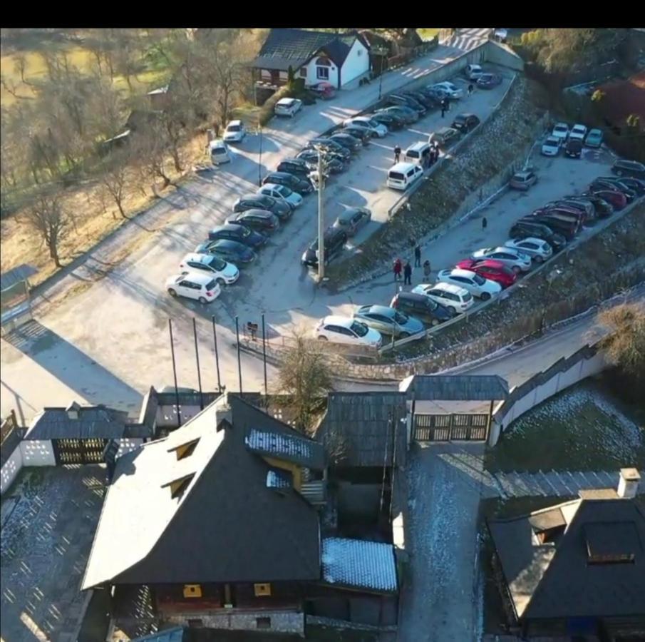 Tri bagrema KM Apartment Mokra Gora Bagian luar foto