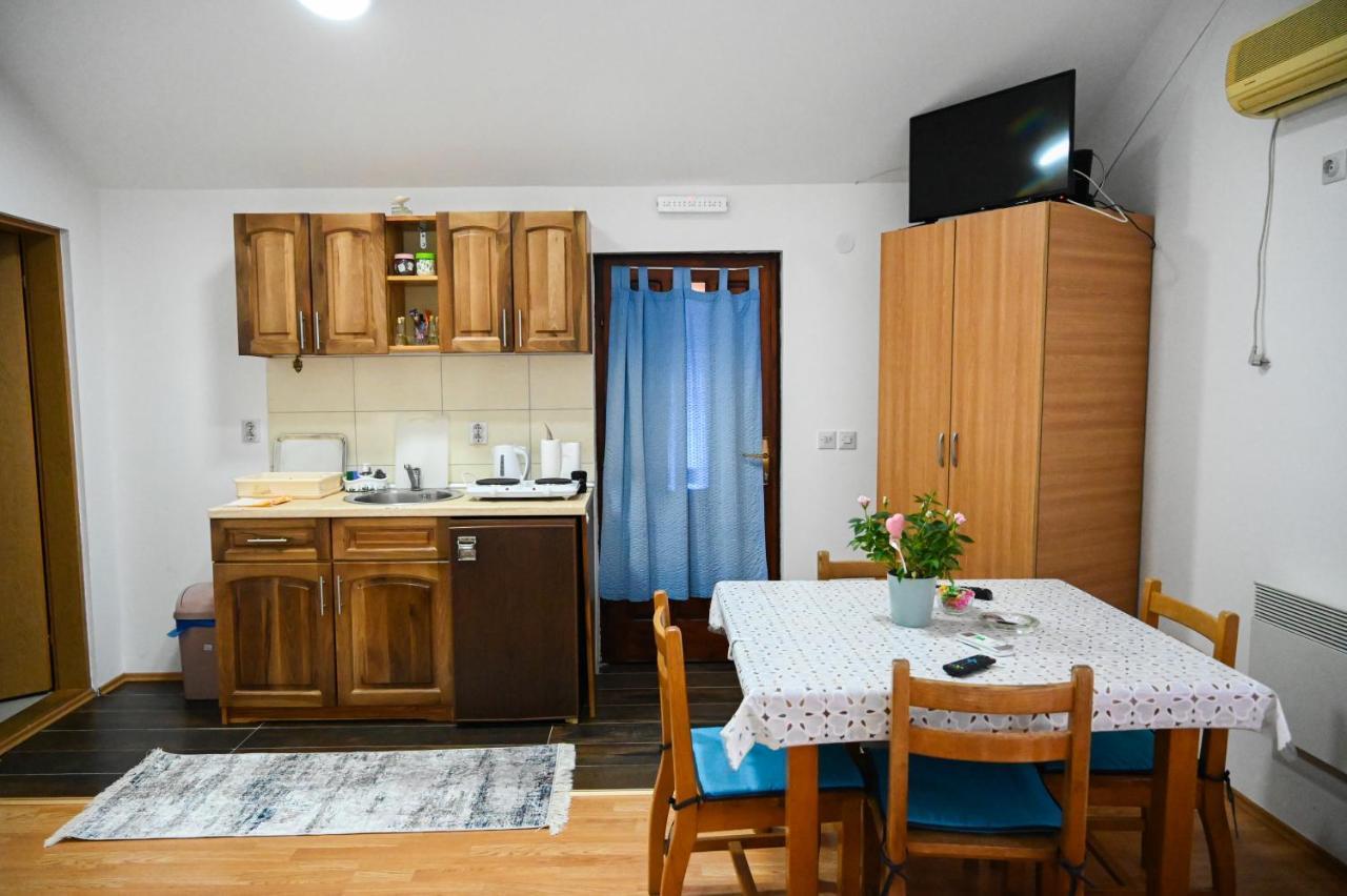 Tri bagrema KM Apartment Mokra Gora Bagian luar foto